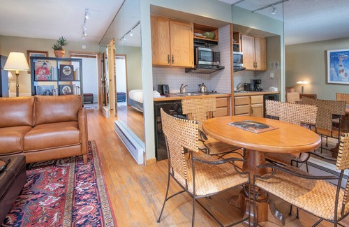Vail Condo | Rooftop Hot Tub, Walk to Gondola, LH306