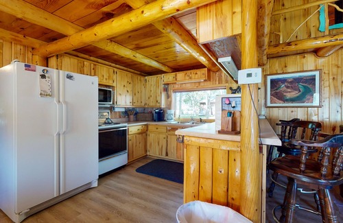 Rio Vista Estates House | Rustic, dog-friendly house w/gas fireplace - near Río Grande