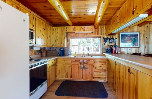 Rio Vista Estates House | Rustic, dog-friendly house w/gas fireplace - near Río Grande