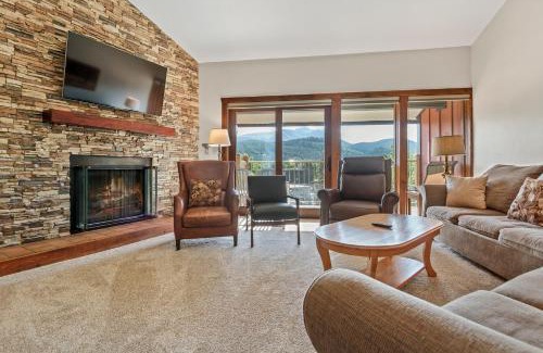 Historic District Apartment | Sawmill Creek Condo 403 by Great Western Lodging