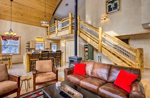Valley of the Sun House | Scenic Mountain Cabin on 4 Wooded Acres and Hot Tub!