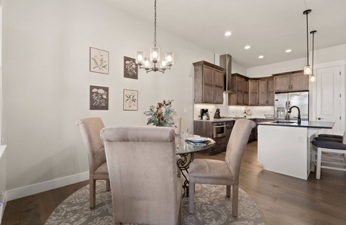 Loveland House | Scenic Mountain Retreat Golf, Pickleball, Relax