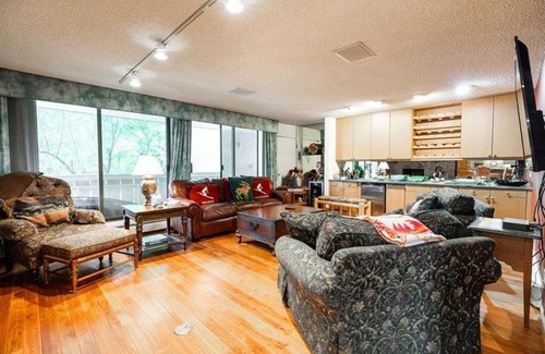 Vail Apartment | Scorpio Condo Steps to Village Base