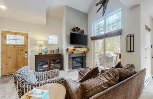 Lakeside Village Apartment | Seasons 3 Bedroom Townhome At Lakeside Village