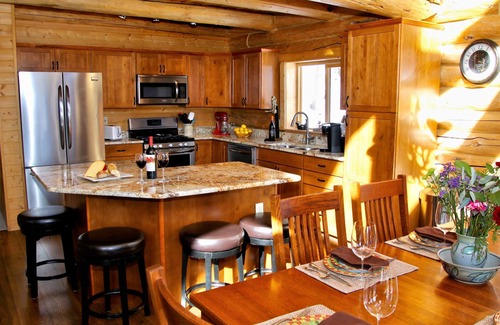 Grand Lake Cabin | Secluded Log Cabin-Lake Mtn Views 7acres Hot Tub by RMNP ping pong,shuffleboard