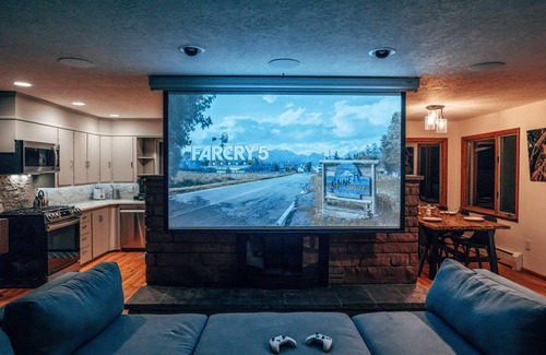 Buena Vista House | Secluded Smart Home- 4K Movie Theater