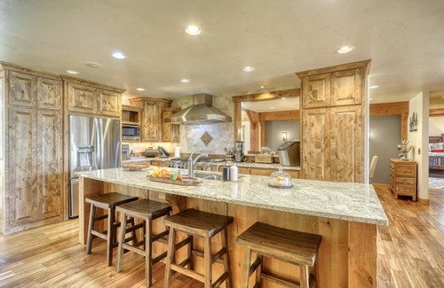 Pagosa Springs House | See Fall's Changing Colors! 4662 Sq Ft Luxe 4BR Home |Little Elk Ranch: 20 Acres, Hot Tub, Views!