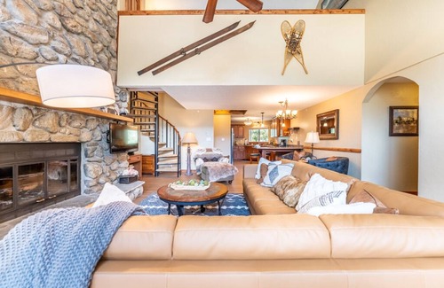 Mountain House Condo | Short Walk to Lifts, Balcony w/Panoramic Slope Views, Private Indoor Hot Tub