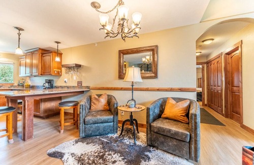 Mountain House Condo | Short Walk to Lifts, Balcony w/Panoramic Slope Views, Private Indoor Hot Tub