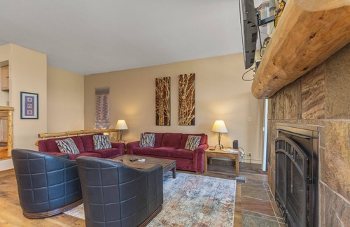 Steamboat Springs Condo | Short Walk to Slopes, Ski Storage, Hot Tub, Pool, Private W/D - Great Rates!