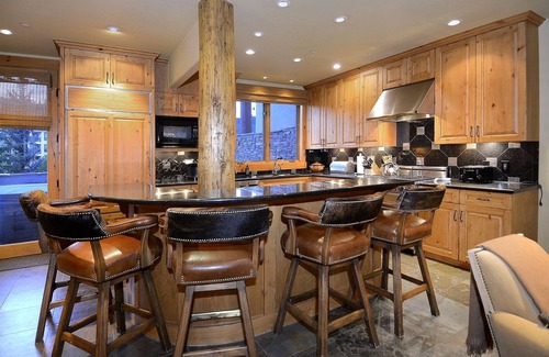 Crested Butte House | Silver Ridge 7/The Perfect Ski-in Ski-out Location! Hot Tub! Heated Garage!