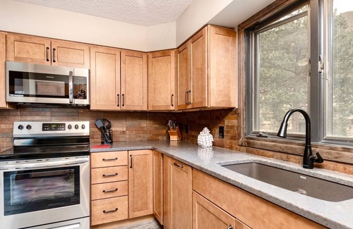 Windcliff Estates House | Sittin' Pretty Luxury Vacation Home at Windcliff by RedAwning