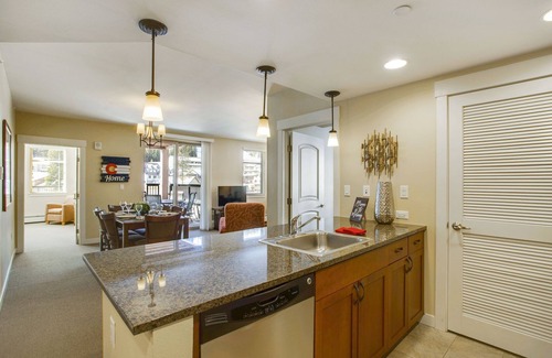Winter Park House | Ski In Out Luxury Condo 4375 I Huge Hot Tub I Great Views I Best Price I Discounted Attractions