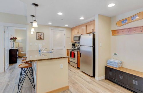 Winter Park House | Ski In Out Luxury Condo 4475 I Huge Hot Tub I Great Views I Best Price I Discounted Attractions