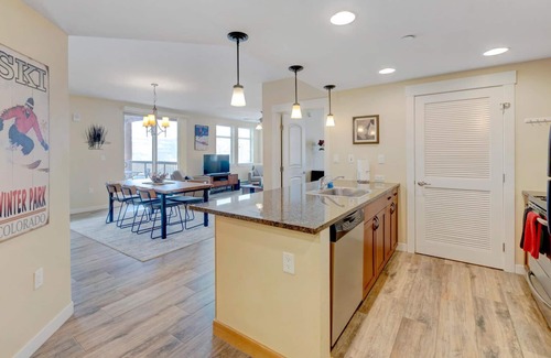 Winter Park House | Ski In Out Luxury Condo 4475 I Huge Hot Tub I Great Views I Best Price I Discounted Attractions