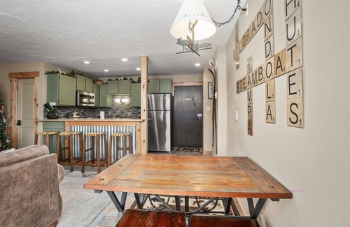 Steamboat Springs Condo | Ski In Ski Out - Easy Walk to Base Area Activities - Large Outdoor Hot Tub