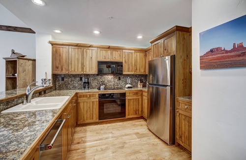 Beaver Creek Condo | Ski In/Ski Out 1 Br 2 Bath Condo in Elkhorn by RedAwning