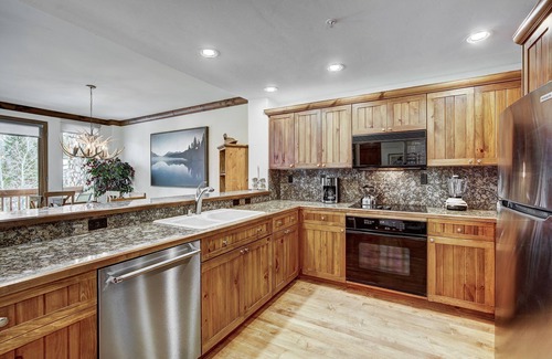 Beaver Creek Condo | Ski In/Ski Out 1 Br 2 Bath Condo in Elkhorn by RedAwning
