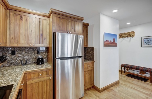 Beaver Creek Condo | Ski In/Ski Out 1 Br 2 Bath Condo in Elkhorn by RedAwning