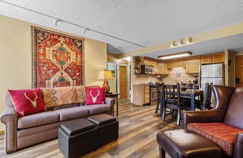 Peak 9 Condo | Ski-in/ski-out 1 bdrm condo, Hot tub access/pool, Gas fireplace, close to Main S