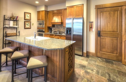 River Run Condo | Ski-in/Ski-out Condo w/Private Balcony for Scenic Views & Close to Shops!