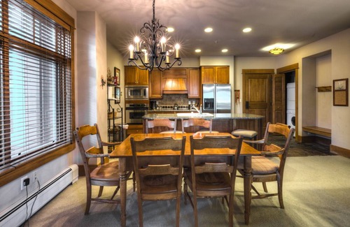 River Run Condo | Ski-in/Ski-out Condo w/Private Balcony for Scenic Views & Close to Shops!