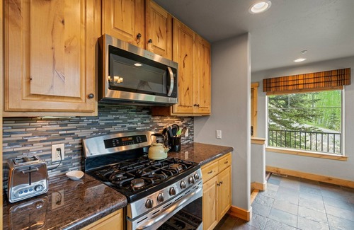 Purgatory House | Ski-In Ski-out, Ping Pong, Foosball, Pet Friendly!