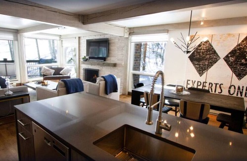 Snowmass Village Condo | Ski-In, Ski-Out Snowmass Village 3 Bedroom - Hot Tub, Free Airport Transfers!