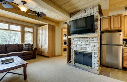 Snowmass Village Apartment | Ski-In/Ski-Out Studio in Aspen Snowmass Ski Resort