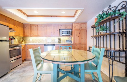 Copper Mountain Village Condo | Ski-in/Walk-out condo, free wifi, underground parking.