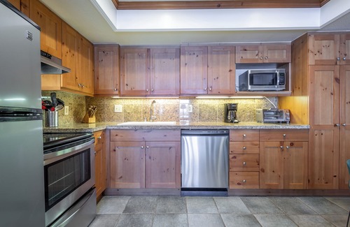 Copper Mountain Village Condo | Ski-in/Walk-out condo, free wifi, underground parking.