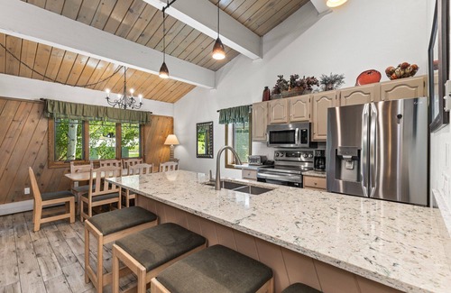 Steamboat Springs Condo | Ski Lockers at the Gondola + Steps to Ski Access, Pool, Hot Tubs, Sauna, Fitness Center