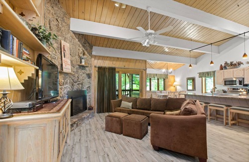 Steamboat Springs Condo | Ski Lockers at the Gondola + Steps to Ski Access, Pool, Hot Tubs, Sauna, Fitness Center