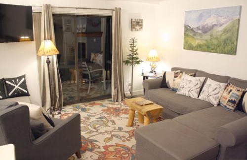 Warrior's Mark House | Ski & Racquet #103-C - Access to Indoor Pool, Hot Tubs and Town Shuttle