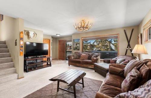 Baldy Mountain House | Ski View Cabin by Great Western Lodging