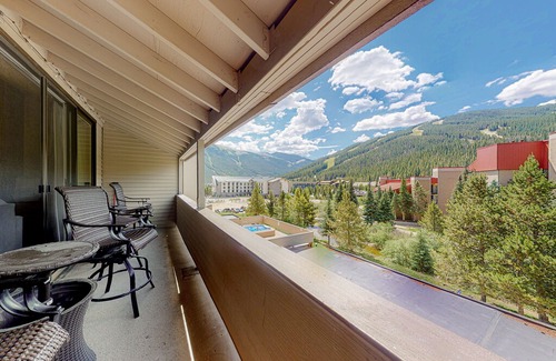 Copper Mountain Village Condo | Snow Bridge Square 206 in Copper Mountain