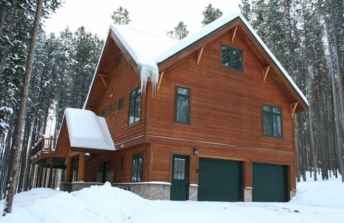 Fraser House | 'Snow Dream'- the Ultimate Family Retreat