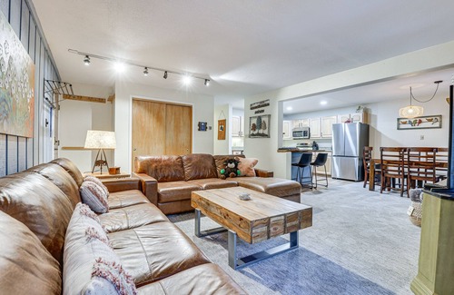 Peak 9 Condo | 'SnowDogs' Breck Condo w/Fireplace: Walk to Lifts