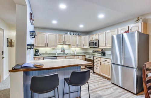 Peak 9 Condo | 'SnowDogs' Breck Condo w/Fireplace: Walk to Lifts
