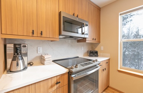 Frisco House | Sollotude Station Home: Walk to Downtown