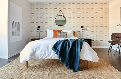 University Park Apartment | Sonder at University Park | Studio Apartment w/ Balcony