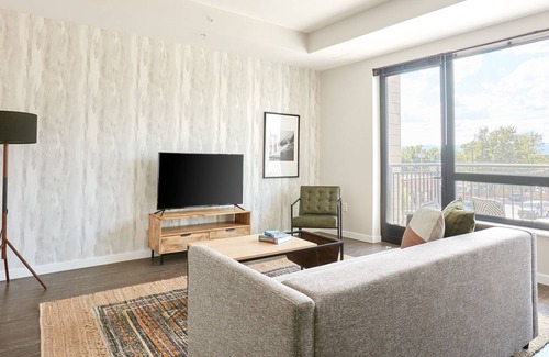 University Park Apartment | Sonder at University Park | One-Bedroom Apartment w/ Balcony