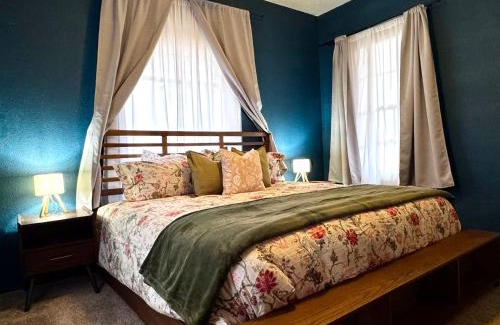 Central Colorado Springs Apartment | Spacious 2-Bedroom Suite near Downtown Colorado Springs