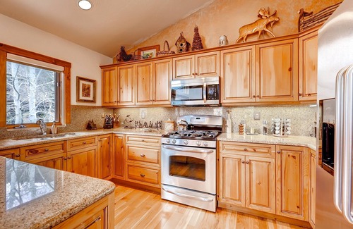 Edwards Condo | Spacious Condo + Balcony | Access Pool & Hot Tubs!