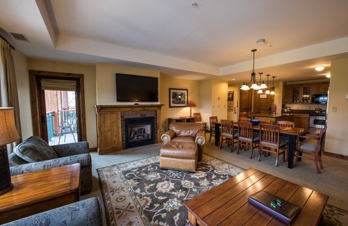 Crested Butte Cabin | Spacious Condo | Near the Slopes | Hot Tub Access