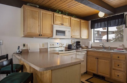 Fraser Condo | Spacious condo sleeps 9, views, clubhouse amenities