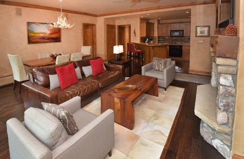 Beaver Creek Condo | Spacious Condo with ski-in access | Hot Tub access