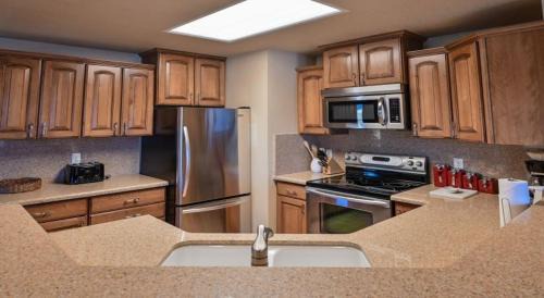 Crested Butte Apartment | Spacious & Cozy Condo With Wood Fireplace condo
