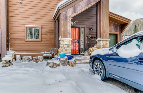 Purgatory House | Spacious & Dog-Friendly Townhouse w/Shared Hot Tub, Free WiFi, & Wood Fireplace