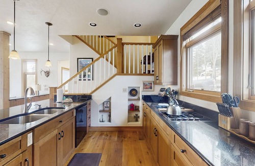 Breckenridge House | Spacious house with private hot tub and fantastic views near skiing and town